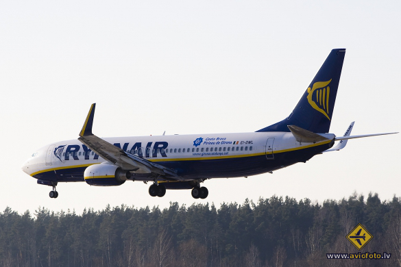 Boeing 737-8AS