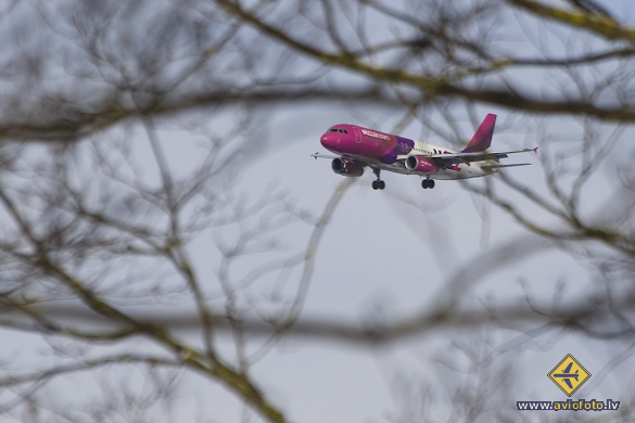 Airbus A320-232