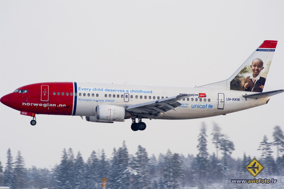 Boeing 737-3K9