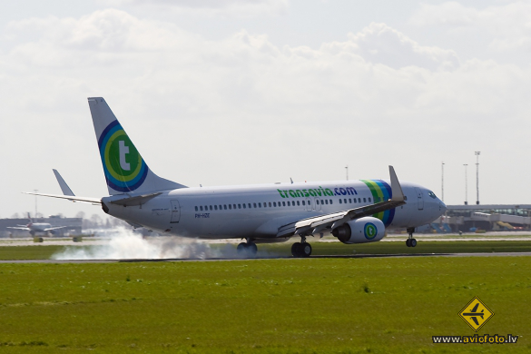 Boeing 737-8K2
