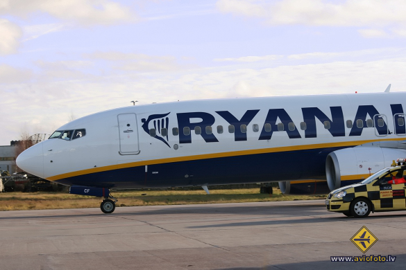 Boeing 737-8AS