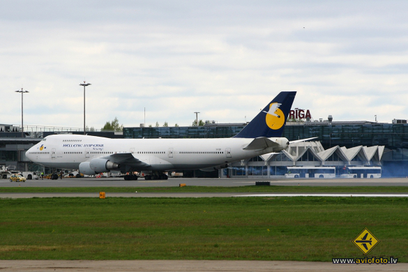 Boeing 747-230B