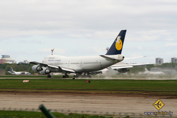Boeing 747-230B