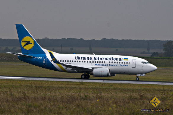 Boeing 737-5Y0
