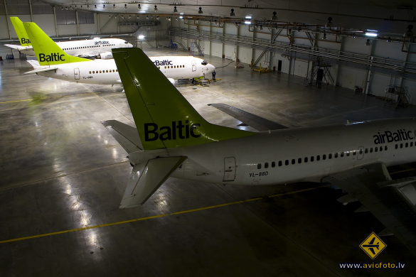 Boeing 737-53S
