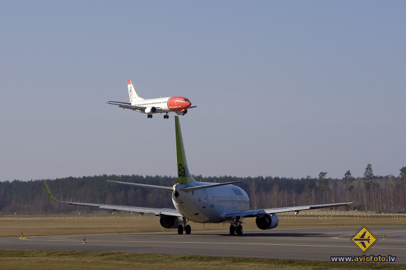Boeing 737-36Q