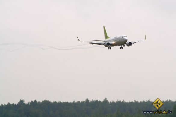 Boeing 737-33V