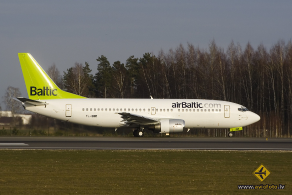 Boeing 737-31S