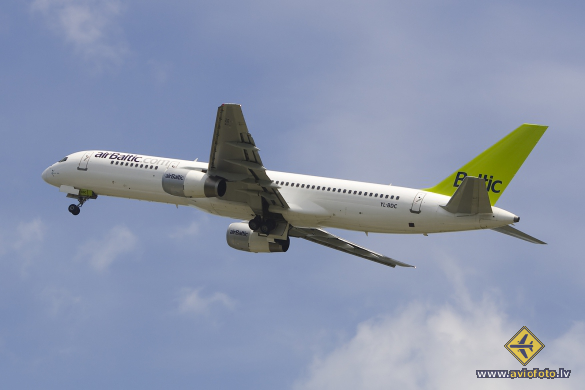 Boeing 757-256