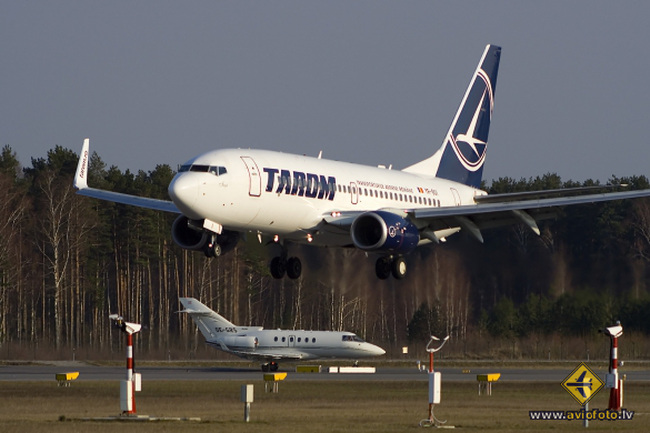 Boeing 737-78J