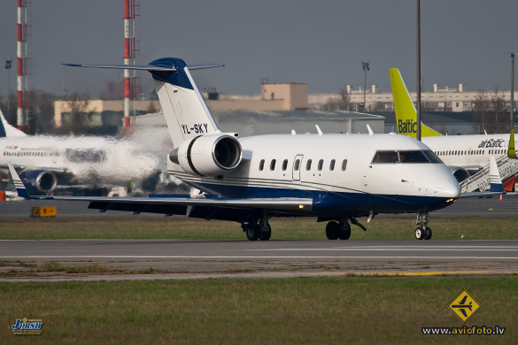 Bombardier Challenger 604 (CL-600-2B16)