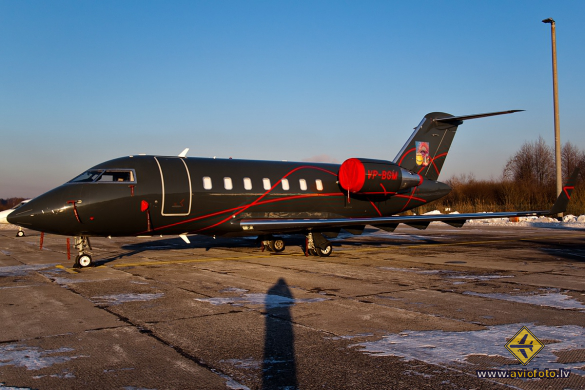 Bombardier Challenger 605 (CL-600-2B16)
