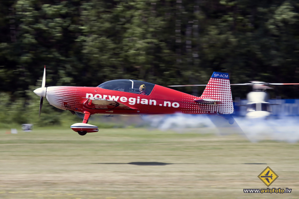 Extra EA-300L