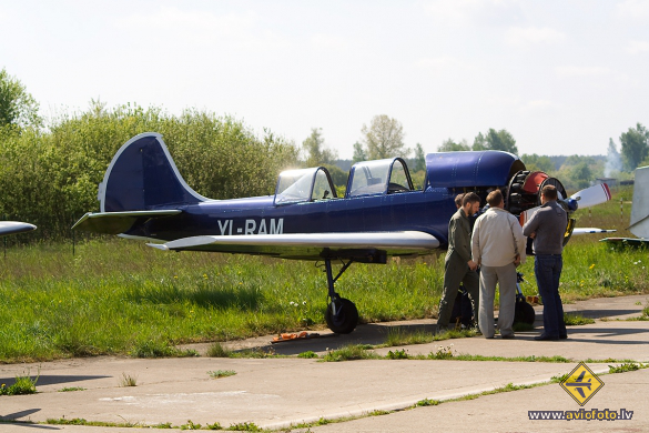 Yakovlev Yak-52