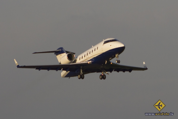 Bombardier Challenger 604 (CL-600-2B16)