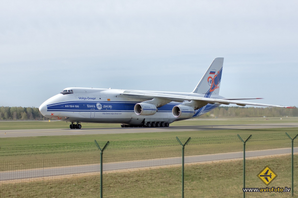 Antonov An-124-100 Ruslan
