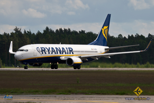 Boeing 737-8AS