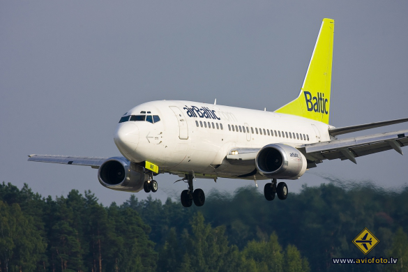Boeing 737-53S