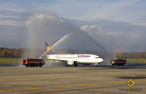 Boeing 737-330
