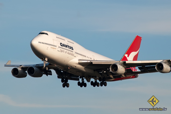 Boeing 747-438