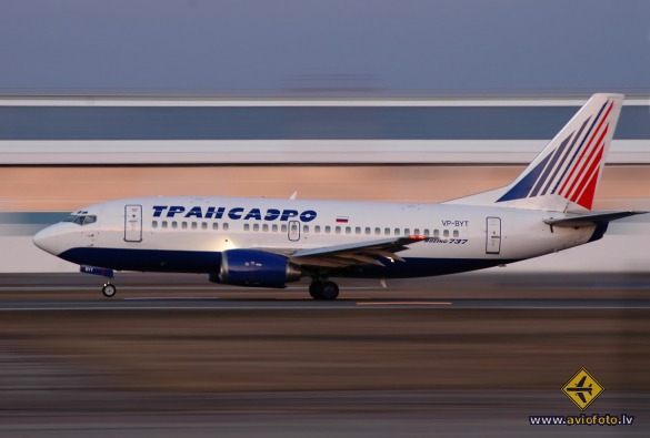 Boeing 737-524