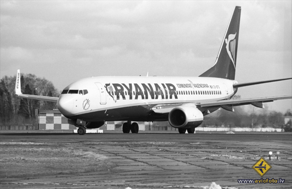 Boeing 737-8AS