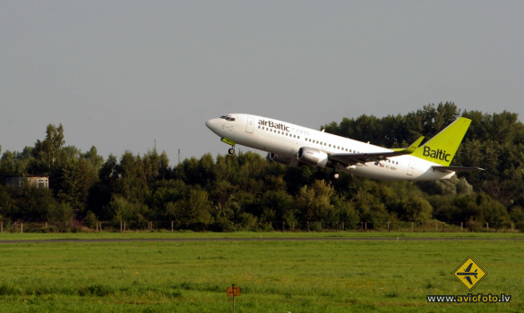 Boeing 737-36Q