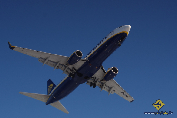 Boeing 737-8AS