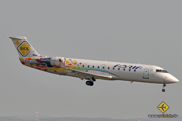 Bombardier CRJ-200LR (CL-600-2B19)