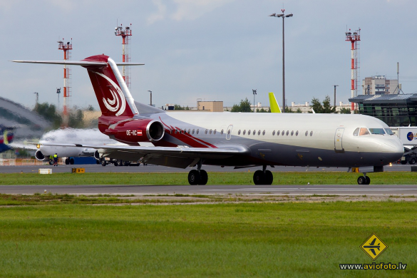 Fokker 100 (F-28-0100)