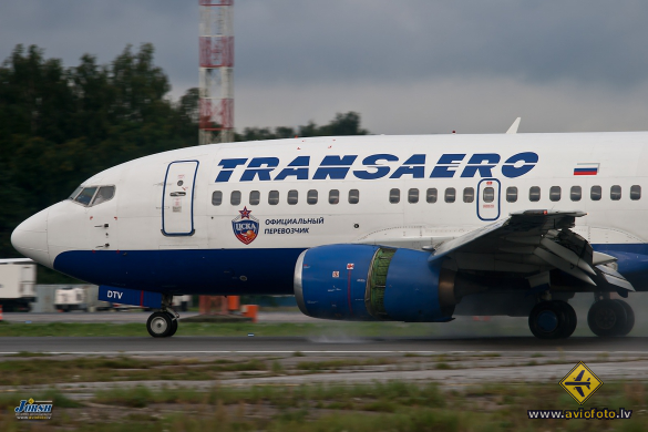 Boeing 737-5Y0