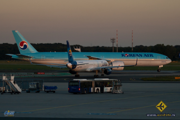 Boeing 757-330