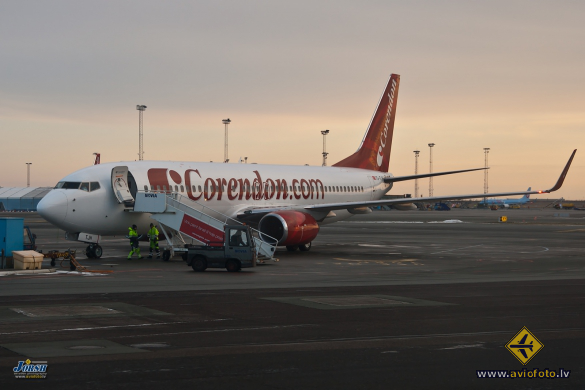 Boeing 737-86J
