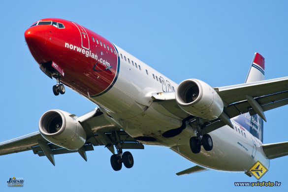 Boeing 737-8JP