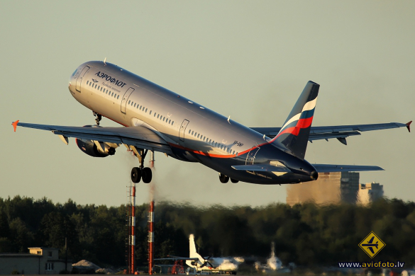 Airbus A321-211