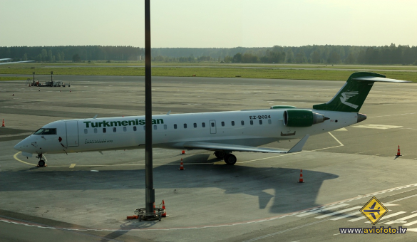 Bombardier Challenger 870 (CRJ-700/CL-600-2C10)