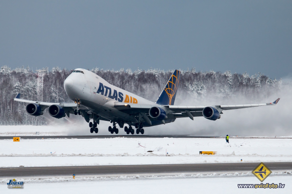 Boeing 747-47UF/SCD