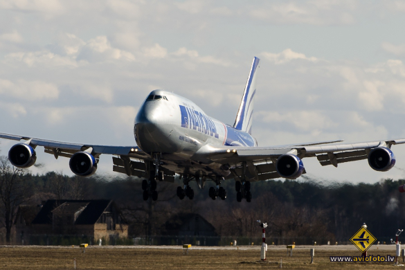 Boeing 747-428M(BCF)