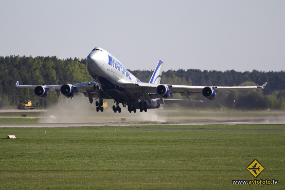 Boeing 747-428M(BCF)