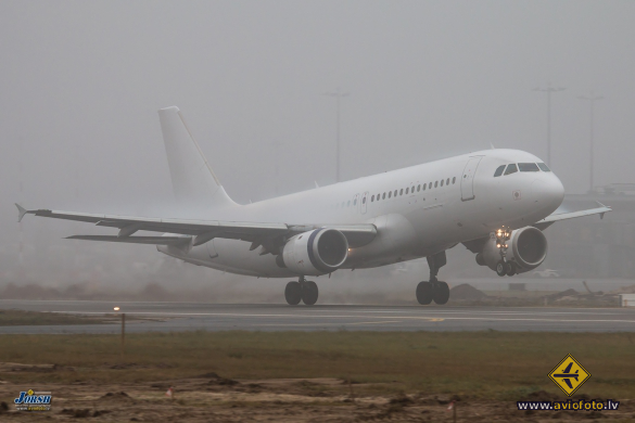 Airbus A320-214