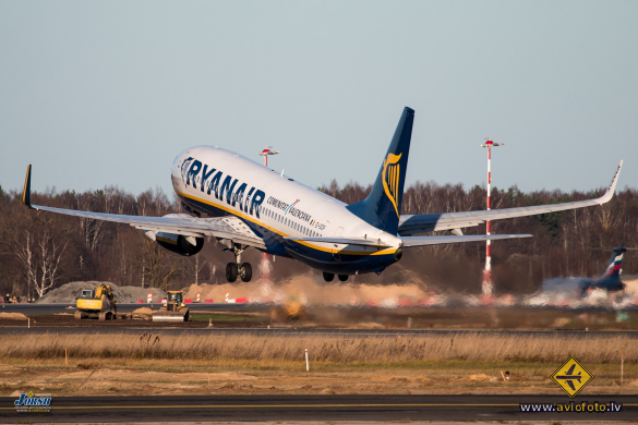 Boeing 737-8AS