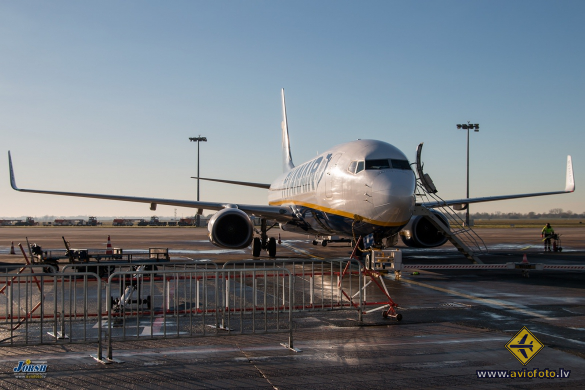 Boeing 737-8AS