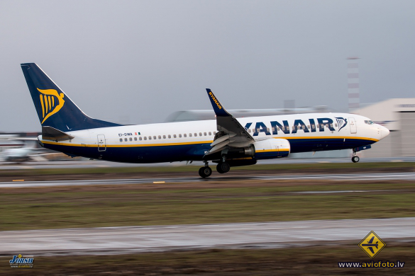 Boeing 737-8AS