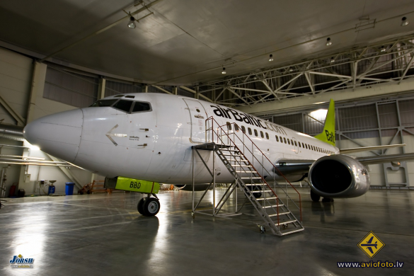 Boeing 737-53S