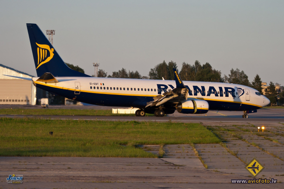 Boeing 737-8AS