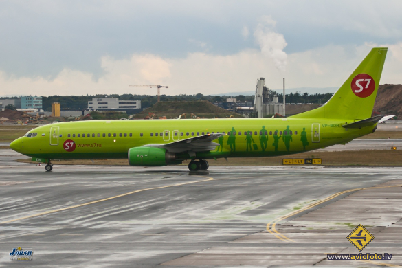 Boeing 737-83N