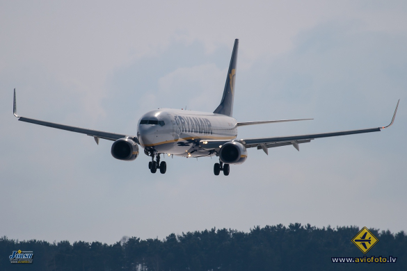 Boeing 737-8AS