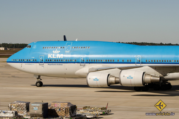 Boeing 747-406