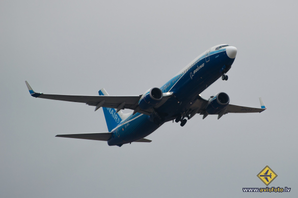 Boeing 737-8AS
