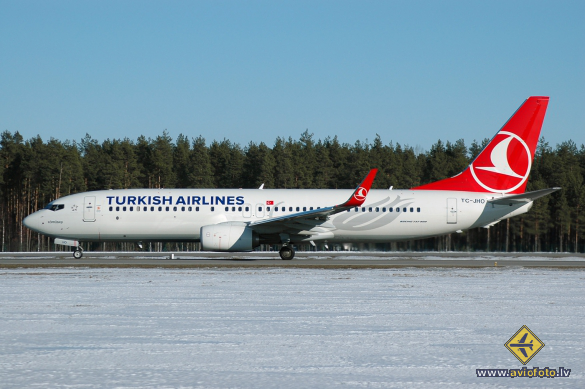Boeing 737-8F2